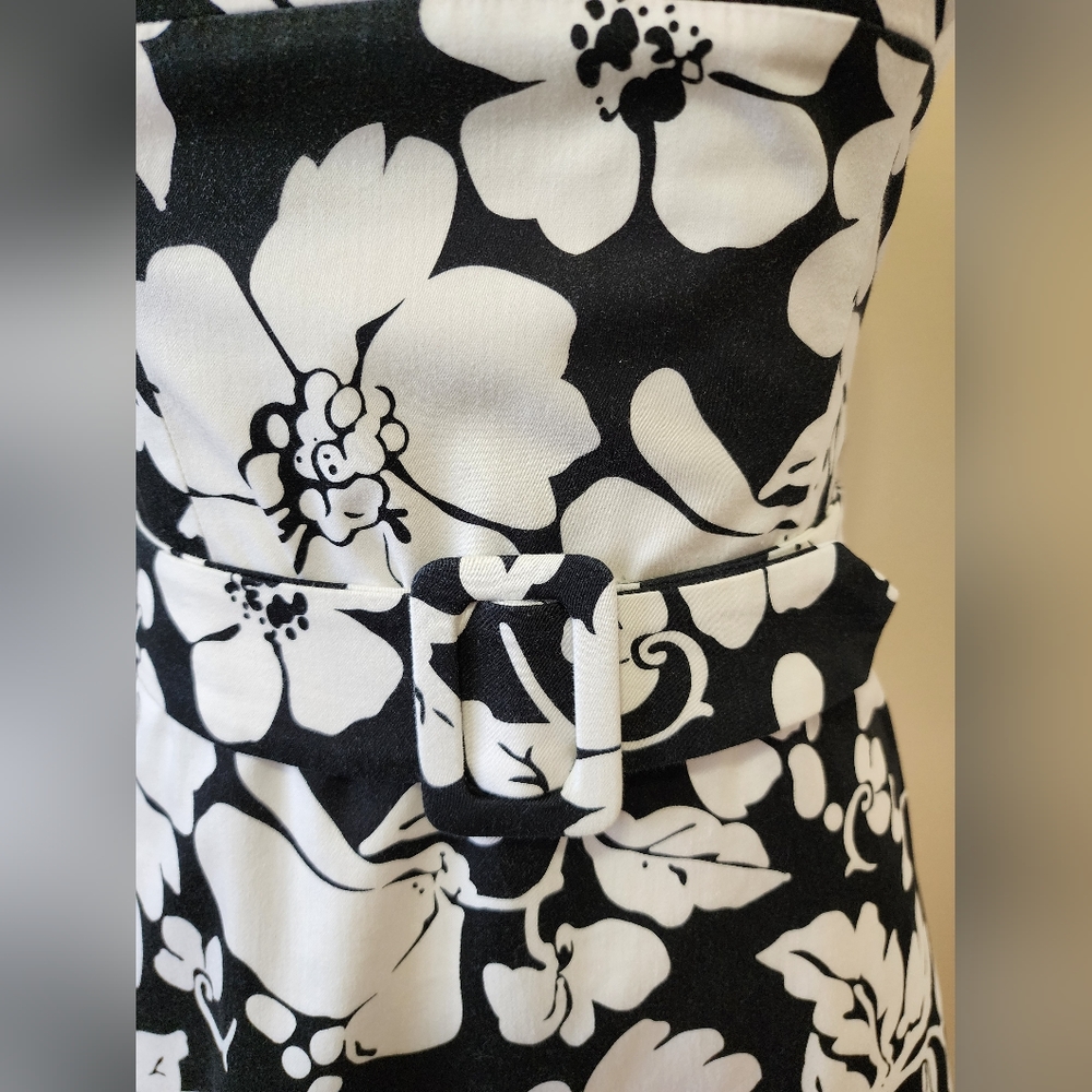 B. Smart dress - Picture 3 of 12